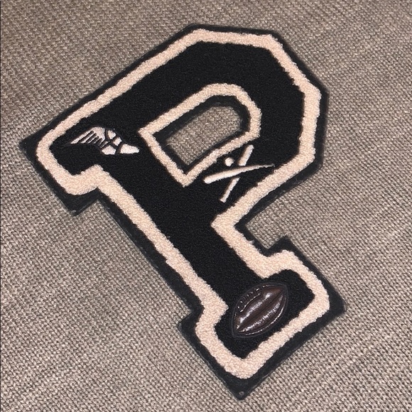 Detailed Varsity “P” sweater - Picture 2 of 4